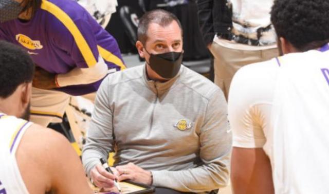 v体育平台-沃格尔主动为韦少背锅 残阵湖人明日期待狙击太阳